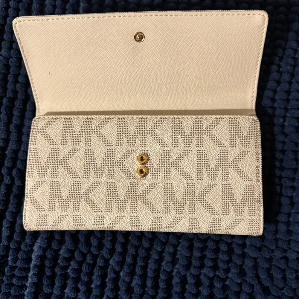 Michael Kors Cream Wallet with Gold Accents - Picture 10 of 10